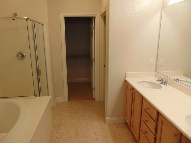 Building Photo - Beautiful 3 bed 2 Bath Home in Mountain House