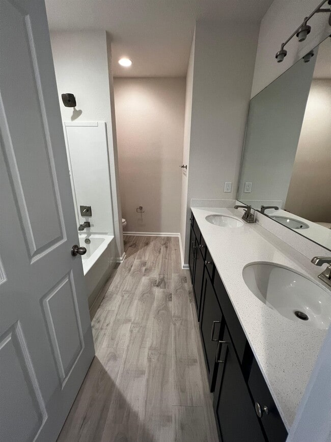 Building Photo - 711 Honeycomb Trl