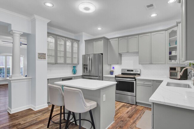 Building Photo - Dunes West Town House