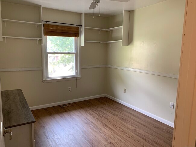Building Photo - 69 Carriage Dr