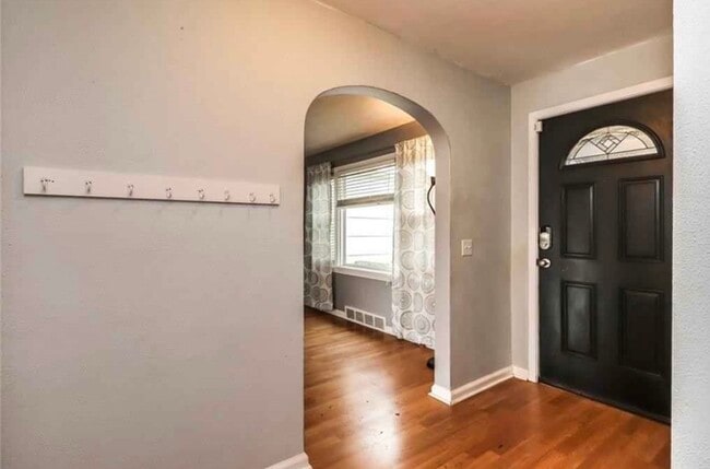 Building Photo - 43 W Craig Hill Dr