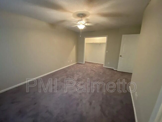 Building Photo - 33 Chestnut Ferry Rd