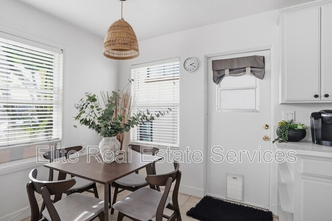 Building Photo - 2604 Juan St