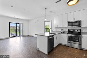 Building Photo - 303 McMechen St