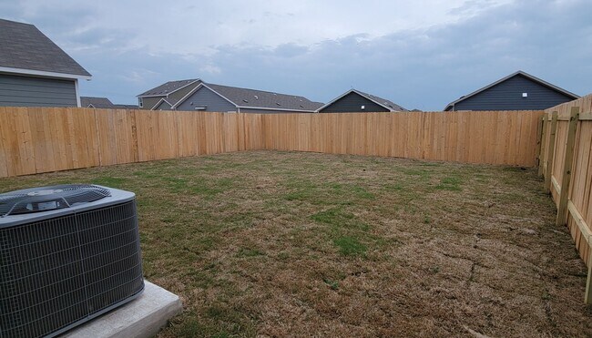 Building Photo - Great Single Story in Bastrop Grove