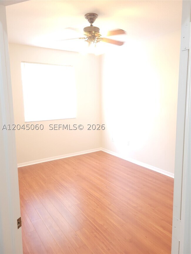 Building Photo - 618 SW 106th Ave