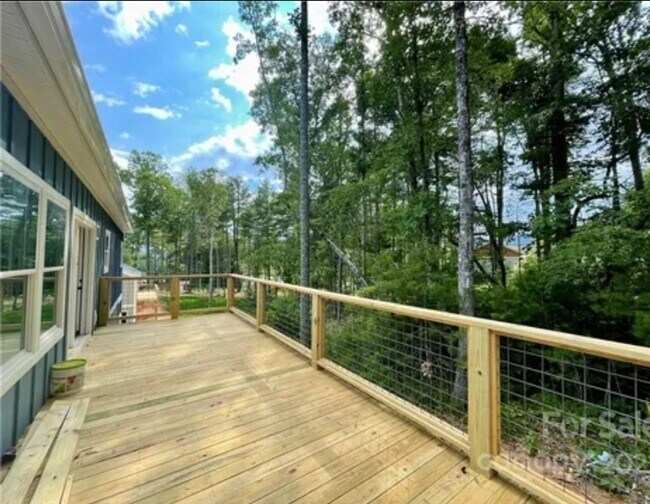 Building Photo - Fairview Rental