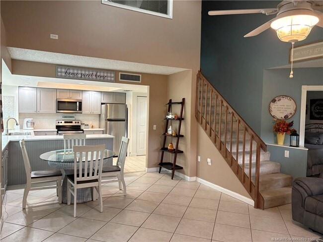 Building Photo - 3566 SW Sunset Trace Cir