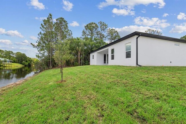 Building Photo - 573 Joy Haven Dr