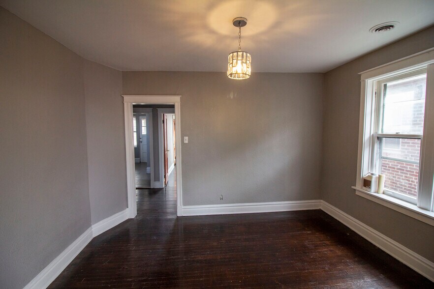 Building Photo - 4238 S 38th St