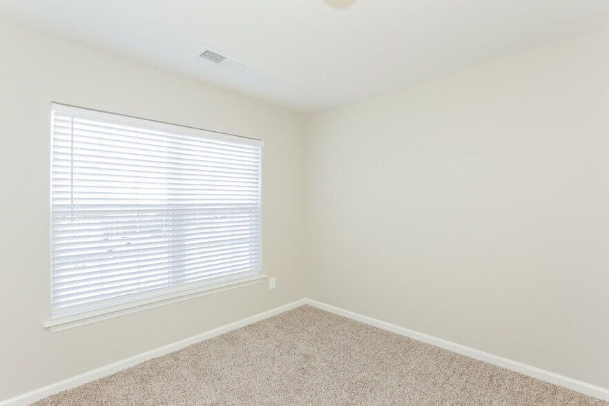 Building Photo - 6415 Glenolden Dr