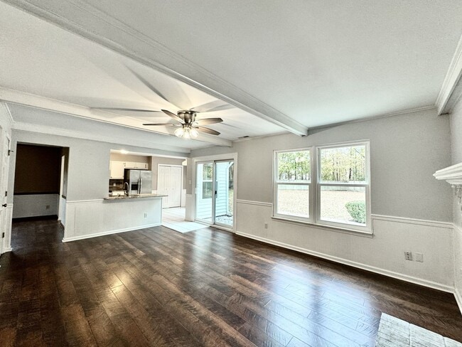 Building Photo - Ready NOW! A 4/2.5 in Glenwood! A Pet Friendly Home w/a HUGE Fenced Yard, Attached Garage!