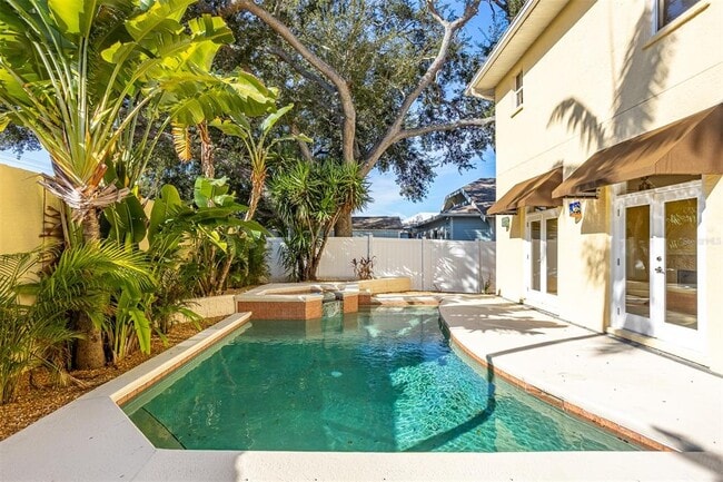 Building Photo - 3204 W Empedrado St