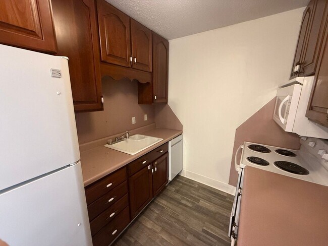 Building Photo - 1110 Chandler Dr