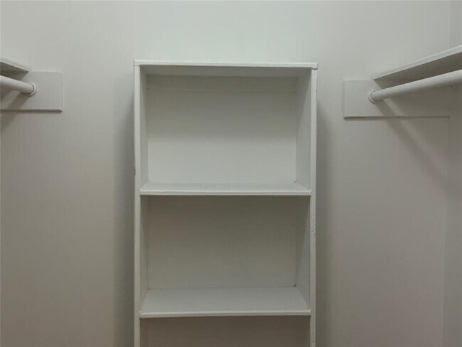 Building Photo - 1704 Jenkins Rd