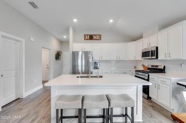 Building Photo - 230 Bayou Bend Ln