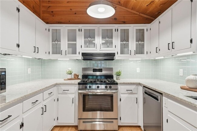 Building Photo - 946 Laurel Cir