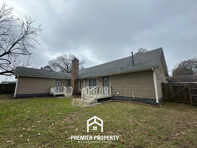 Building Photo - 968 Boones Hollow Dr