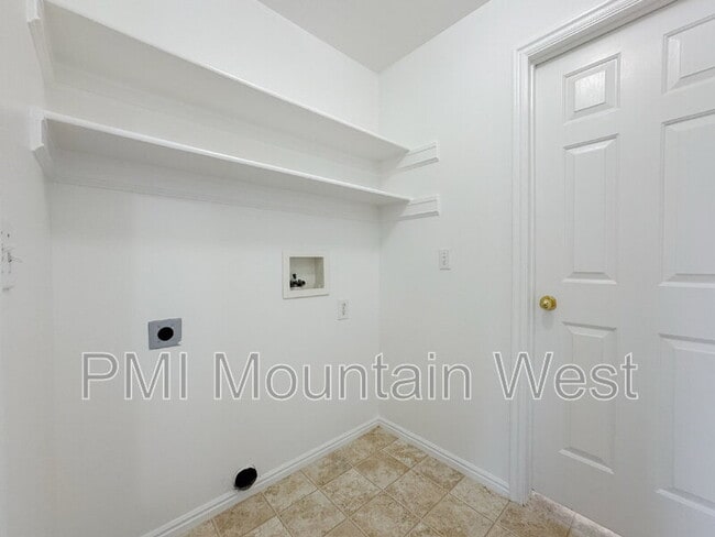 Building Photo - 49 S 200 W