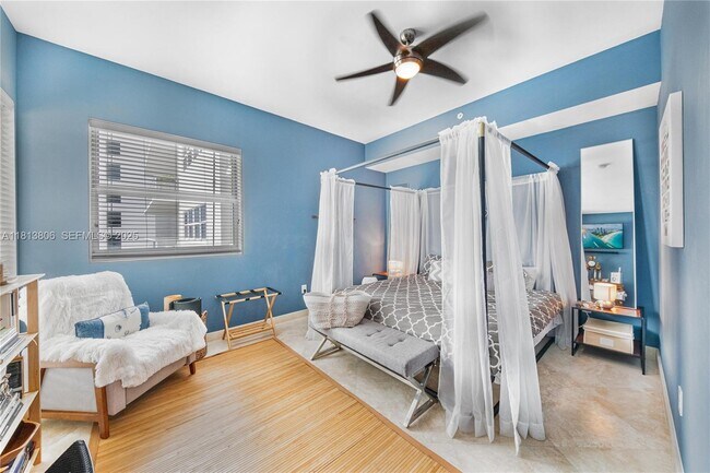 Building Photo - 6103 Aqua Ave