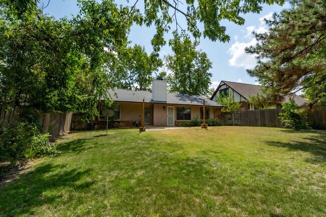 Building Photo - 3 Bed / 2 Bath in Tulsa!