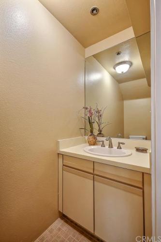 library/3rd bedroom bath - 500 E Del Mar Blvd