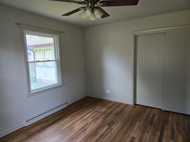 Building Photo - 448 Hubbard Ave
