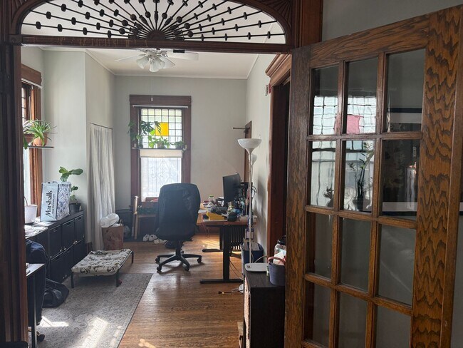 Building Photo - 2204 Grand Ave S