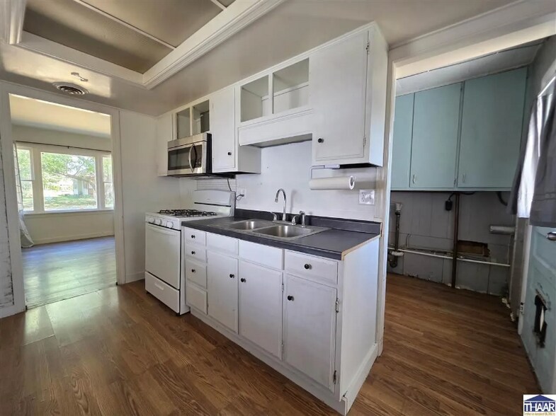 Building Photo - 2621 Sibley Ave