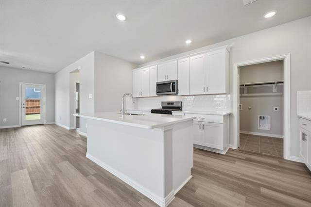 Building Photo - 916 Tulip Trl