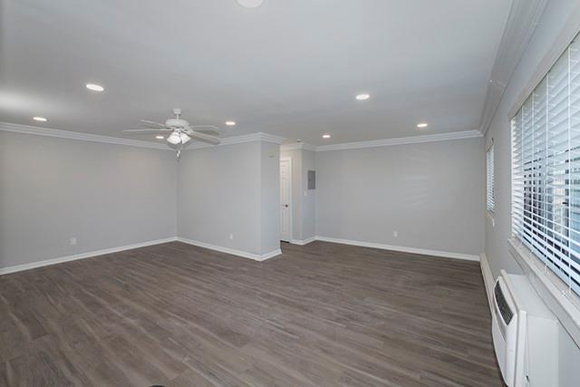 Building Photo - 5 Brentwood Rd