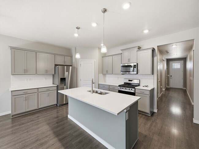 Building Photo - Gorgeous 4-Bed 2-Bath home Fort Collins, CO!