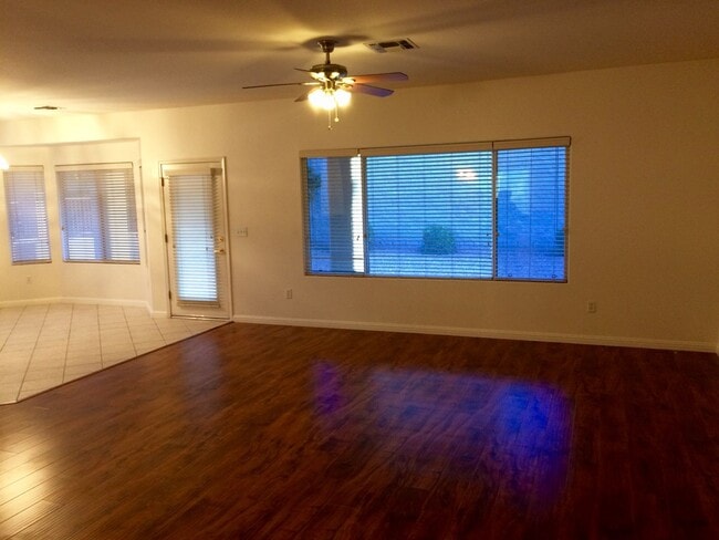 Building Photo - FANTASTIC UPGRADED 55+ SUN CITY ANTHEM COMMUNITY HOME!!!