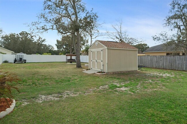 Building Photo - 12255 Linden Dr