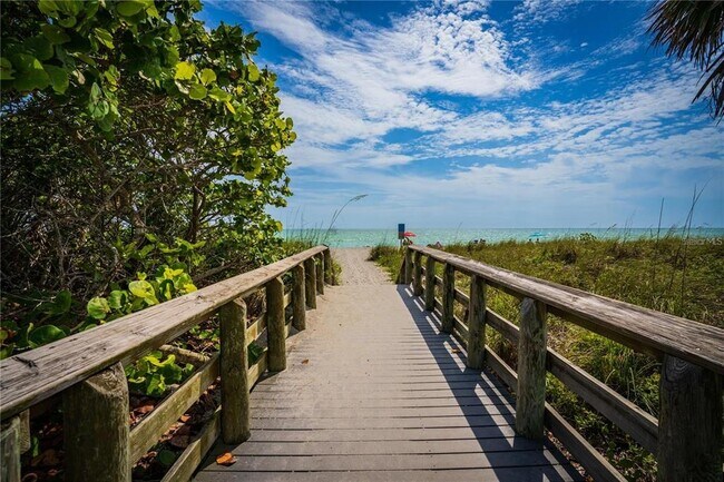 Building Photo - 1999 Kings Hwy