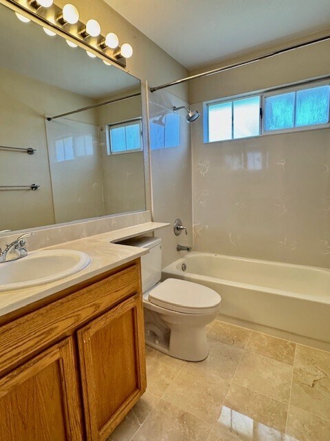 Building Photo - 1006 Larkwood Ct