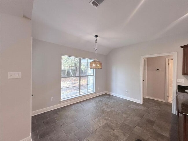 Building Photo - 1245 Sycamore Pl