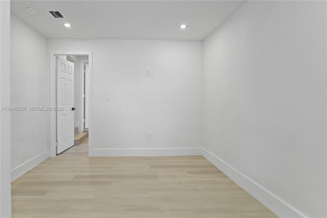 Building Photo - 171 W 13th St