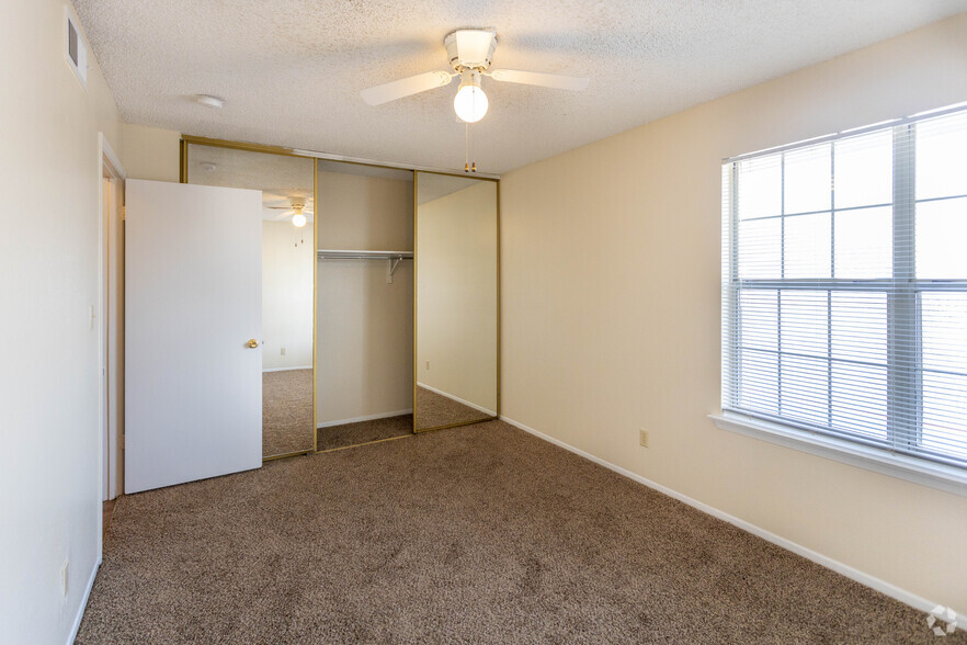 2BR 2BA - 950 SF - The Bartlett Apartment Homes