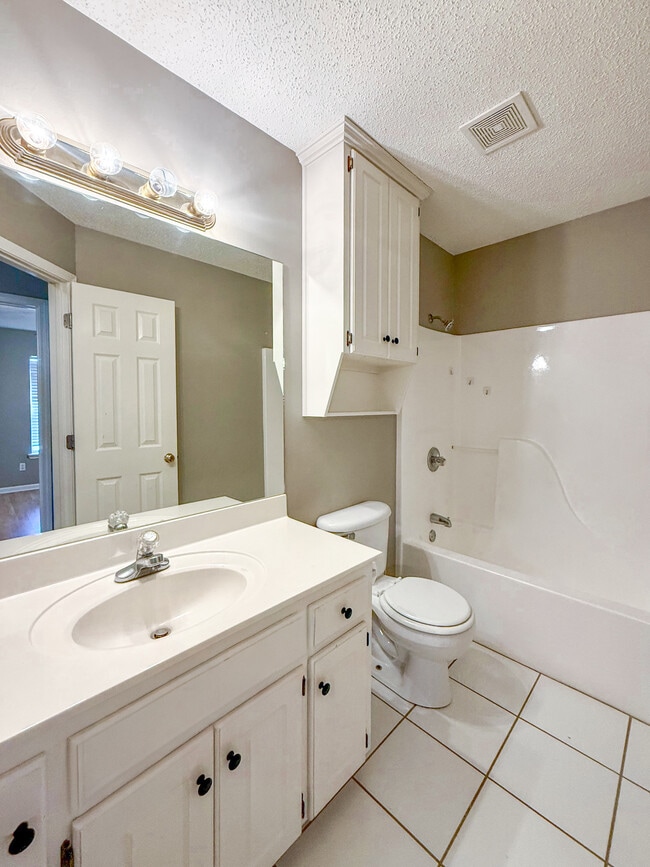 Building Photo - 24 Winchester Ct