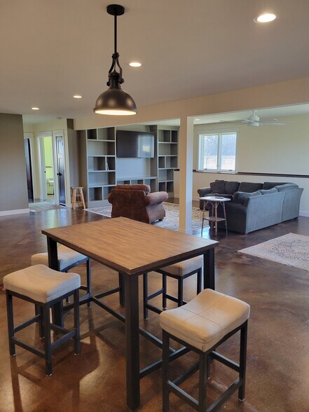 Building Photo - 7676 County 17 Blvd