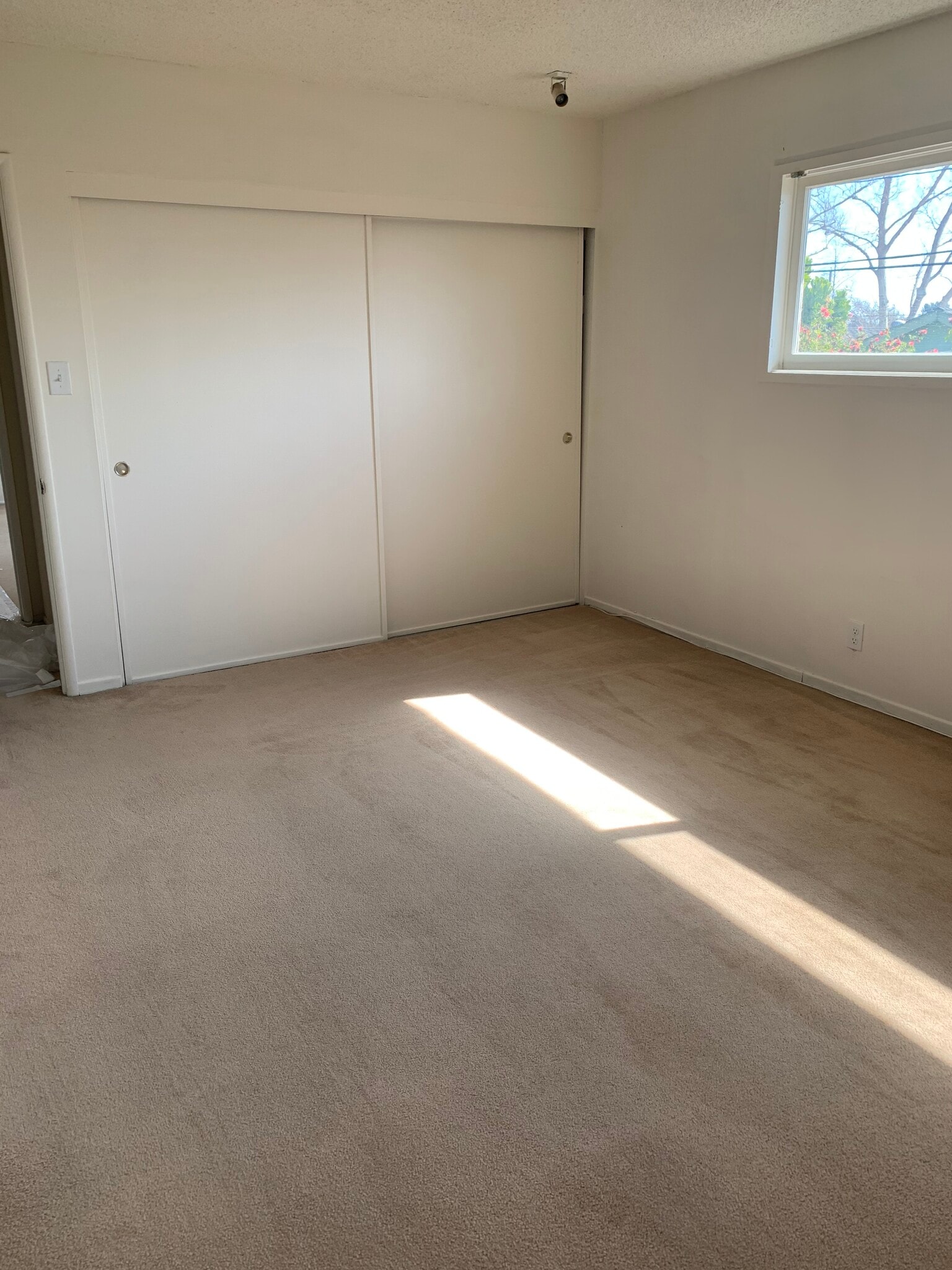 Building Photo - 2122 W 183rd St