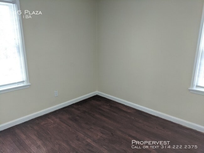 Building Photo - 346 Plaza Ave