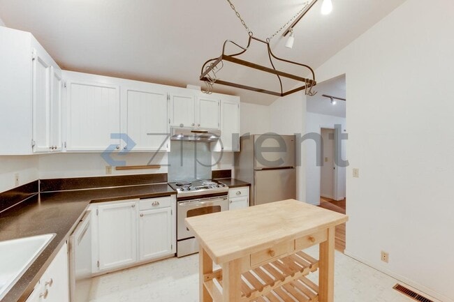 Building Photo - 1614 NE 199th Ct