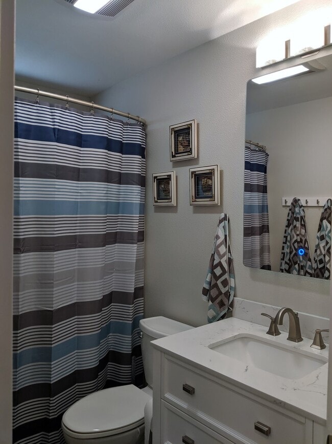 Building Photo - Extensively Remodeled Mid-Century Modern Ranch – 2 Bed + Office