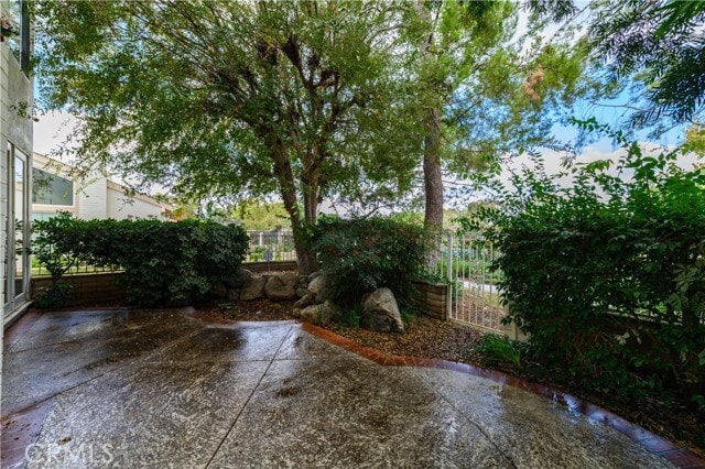 Building Photo - 4601 Green Tree Ln