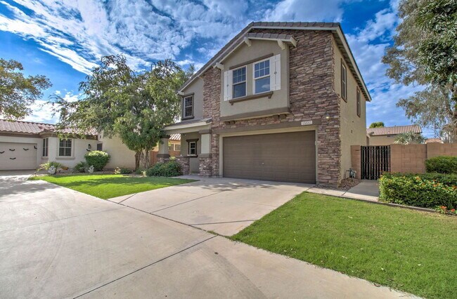 Building Photo - 15882 N 172nd Ln