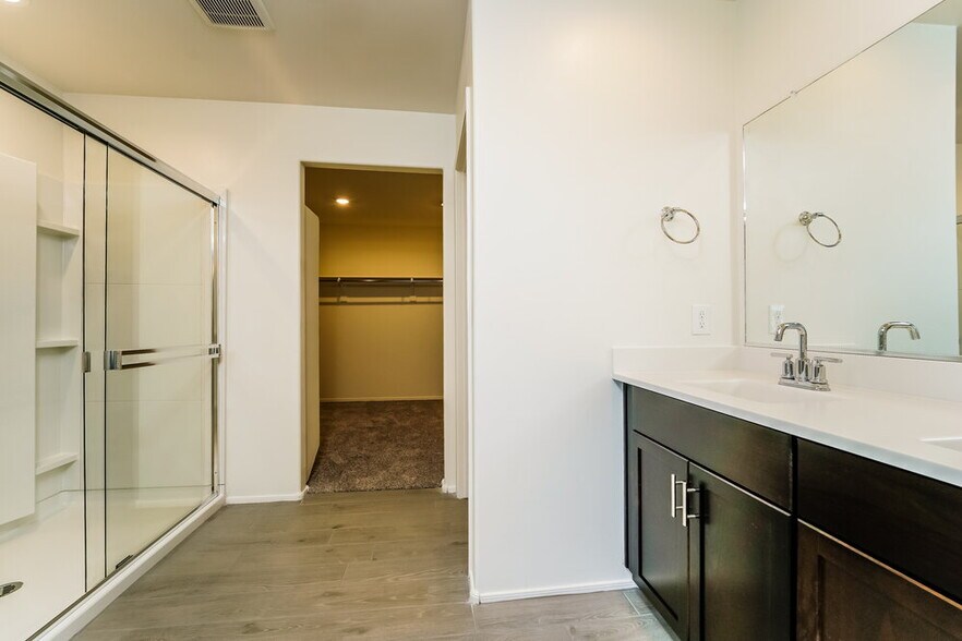 Building Photo - 10696 W Embrey Dr