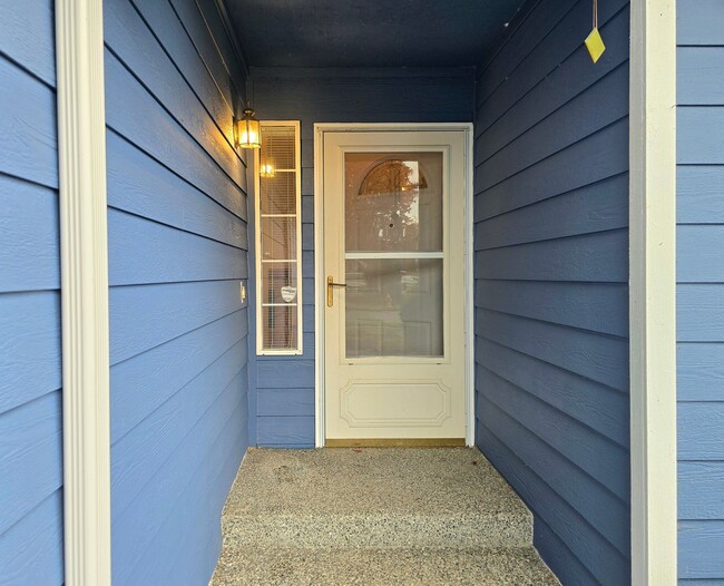 Building Photo - Lovely 3 Bedroom Marysville Rambler Available NOW!