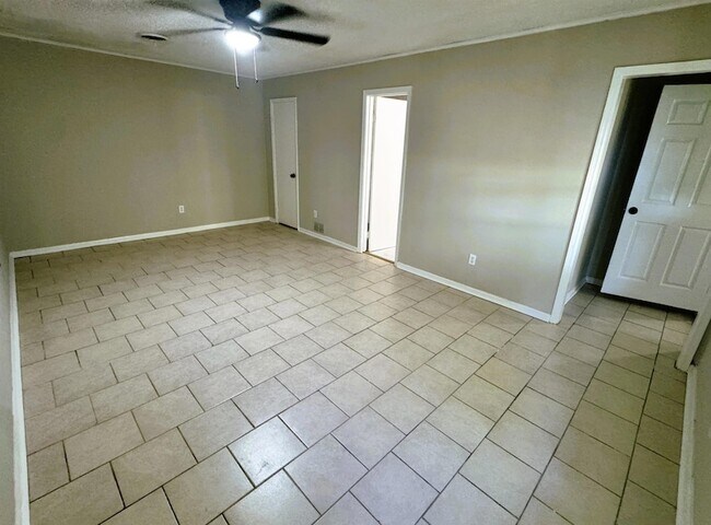 Building Photo - 4535 Violet Cove